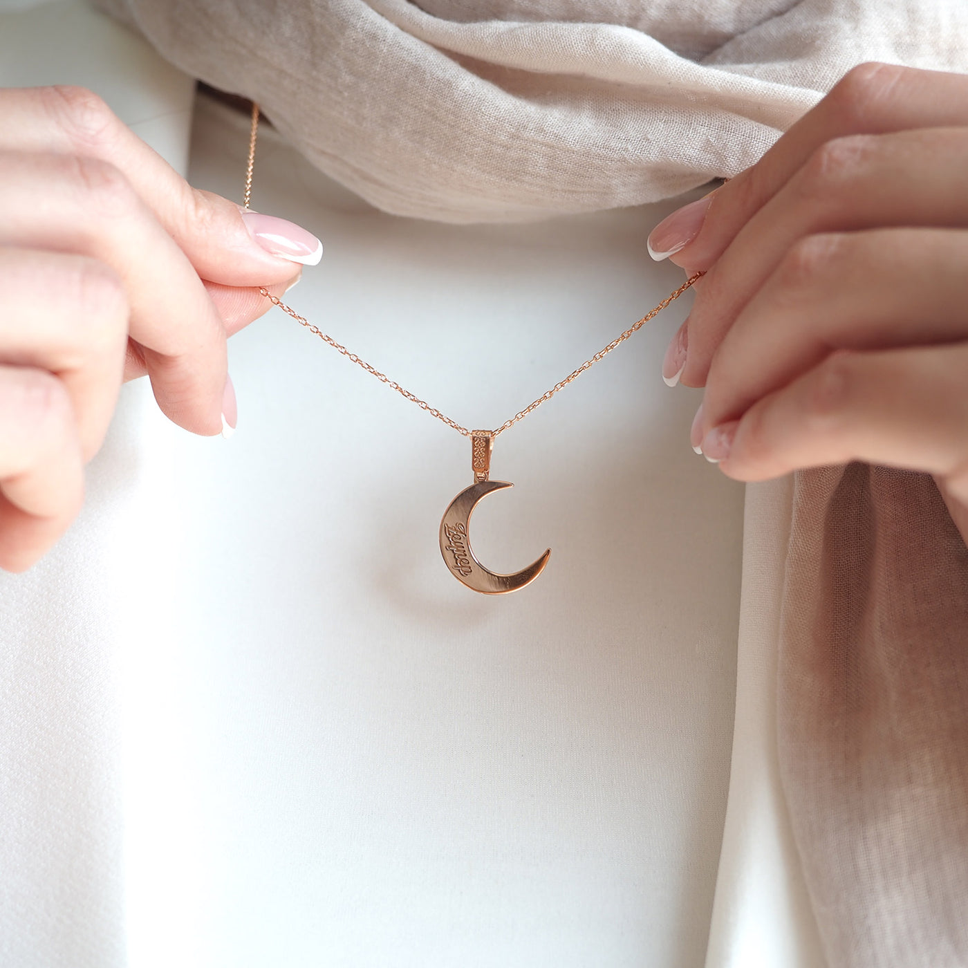 Kişiye Özel İsimli Hilal Gümüş Kolye - WAMT062