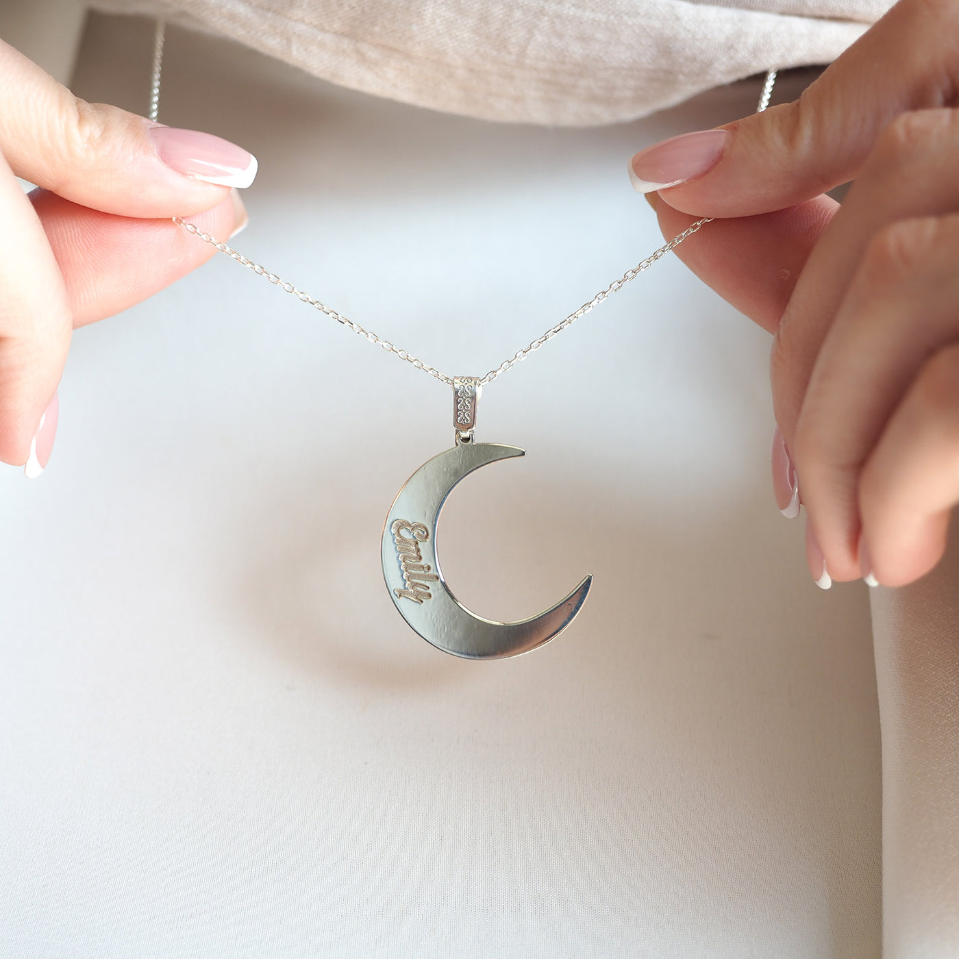 Kişiye Özel İsimli Hilal Gümüş Kolye - WAMT062