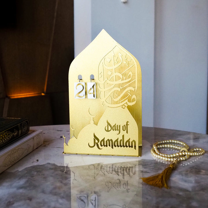 "Day of Ramadan" Yazılı Metal Masaüstü Ramazan Takvimi ve Mumluk - WAMH185