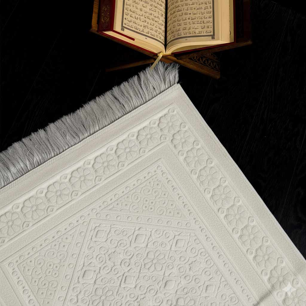 Özel Kutulu Manevi Hediye Seti (Seccade, Kur’an-ı Kerim, 33&