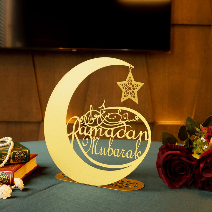 Ramadan Mubarak Yazılı Metal Masaüstü Ramazan Dekoru - WAMH118