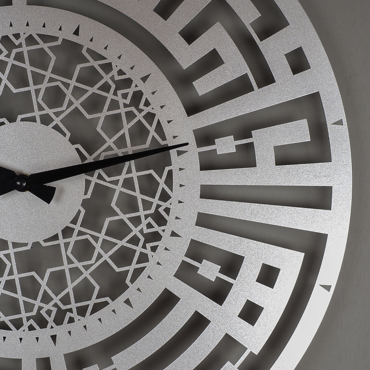 Sabret ve Dua Et Yazılı Metal Duvar Saati - Sessiz Akar Mekanizma - WAMS003