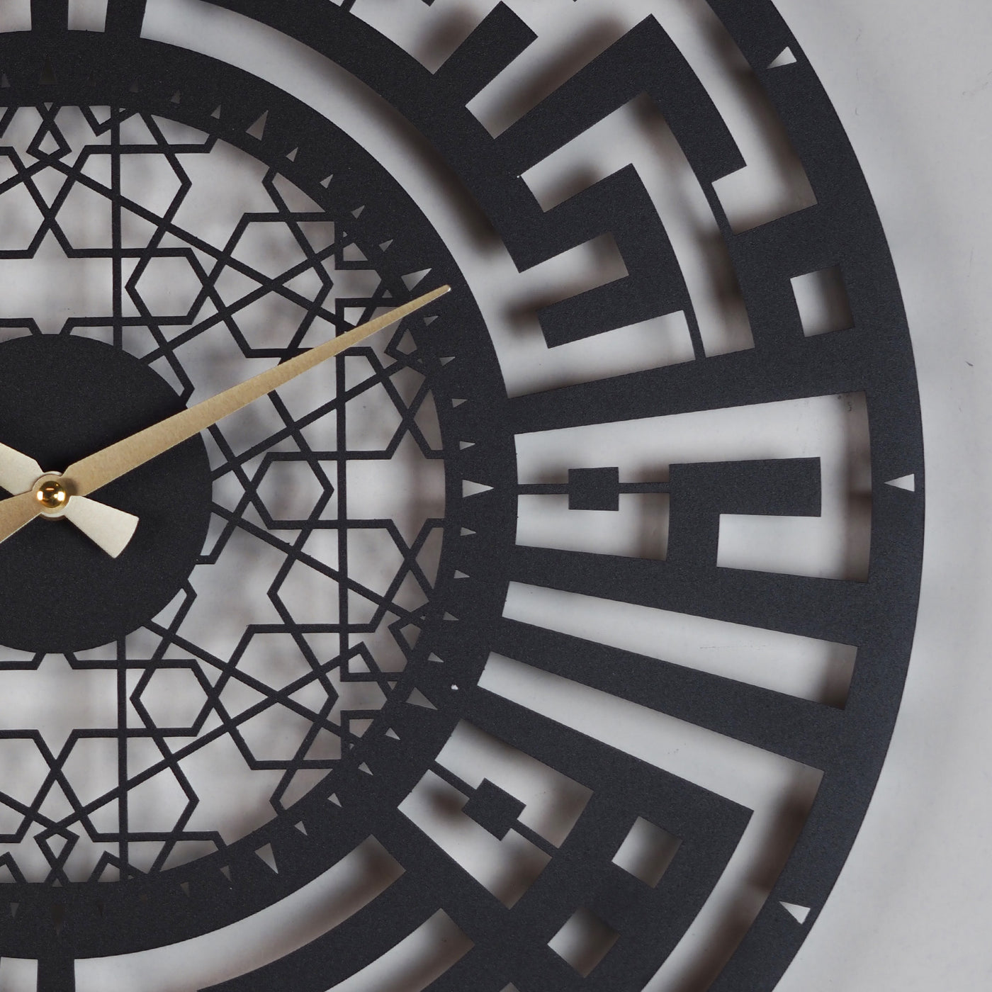 Sabret ve Dua Et Yazılı Metal Duvar Saati - Sessiz Akar Mekanizma - WAMS003